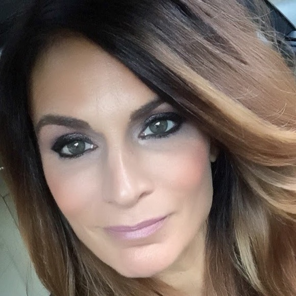 Meet your Posher, Ashley - Picture 1 of 4